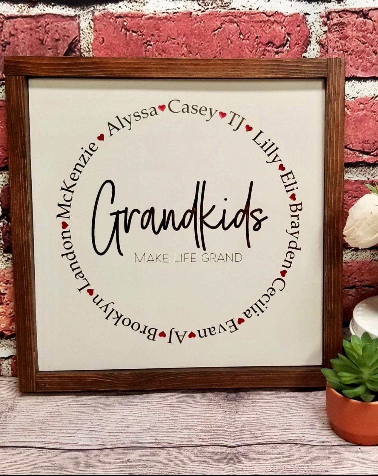 Grandkids sign ; Grandchildren ; children
